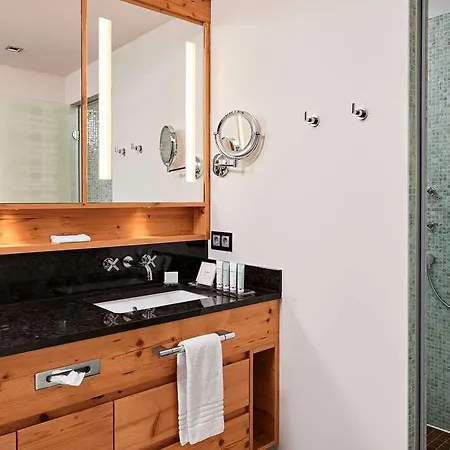 Отель Grand Tirolia