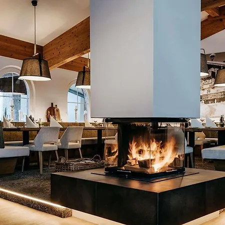 Hotell Grand Tirolia