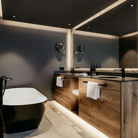 Grand Tirolia Отель